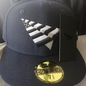 PAPER PLANES New Era 59FIFTY Navy FITTED Cap w/ Black & White Design -size 7 3/8